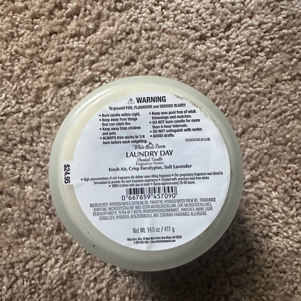 White Barn Laundry Day Candle - Picture 3 of 3